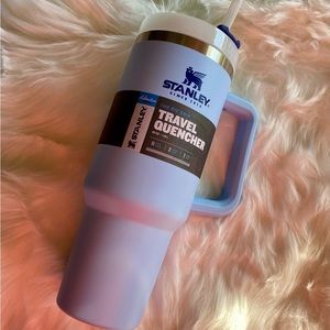 NWT New Stanley 40 Oz. Adventure Quencher Tumbler in CORNFLOWER Blue